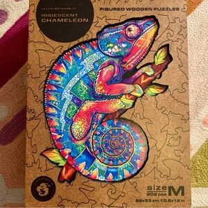 Unidragon Iridescent Chameleon Wooden Jigsaw Puzzle, Size Medium, 202 pcs
